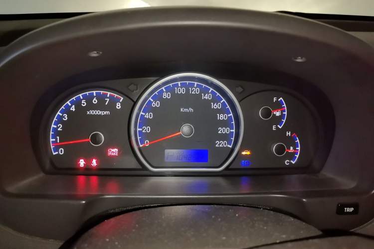 Used Hyundai Celesta 2010 1.6L AT GL Instrument Cluster