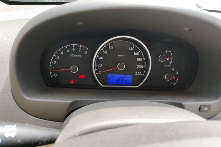 Used Hyundai Celesta 2010 1.6L AT GLS Instrument Cluster
