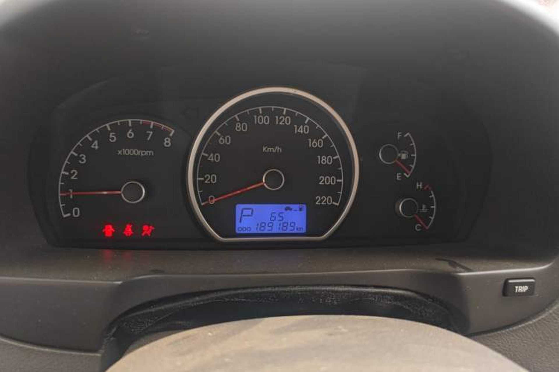 Used Hyundai Celesta 2010 1.6L AT GLS Instrument Cluster