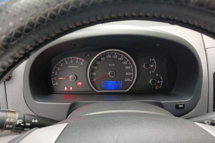 Used Hyundai Celesta 2010 1.6L AT GLS Instrument Cluster