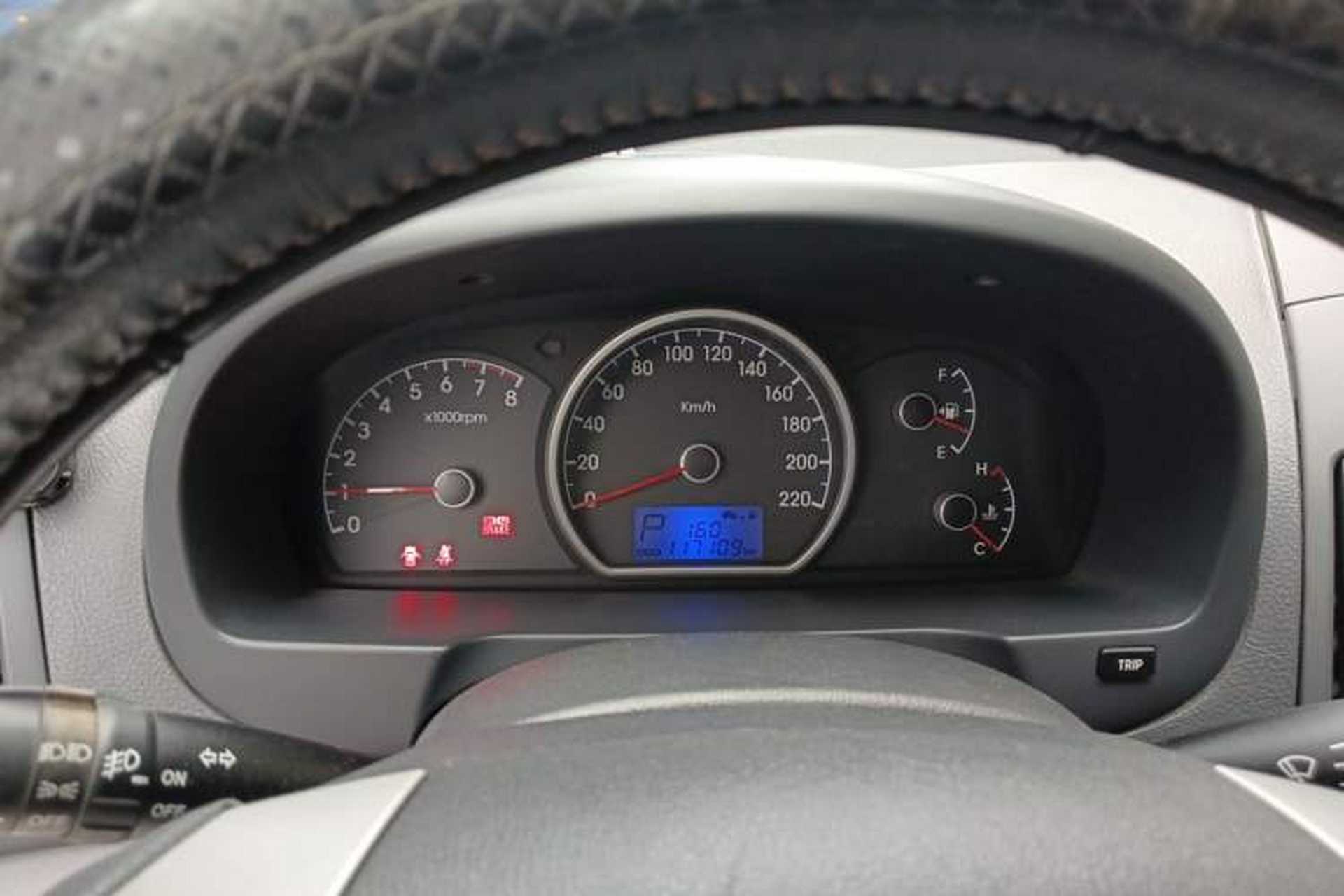 Used Hyundai Celesta 2010 1.6L AT GLS Instrument Cluster