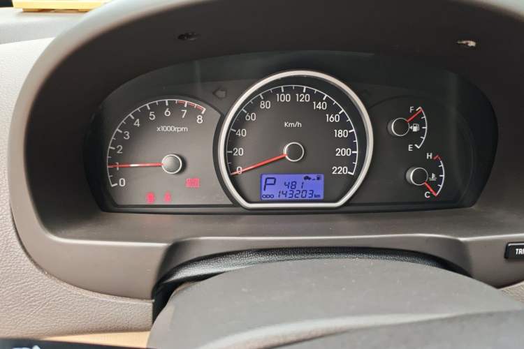 Used Hyundai Celesta 2010 1.6L AT GLS Instrument Cluster