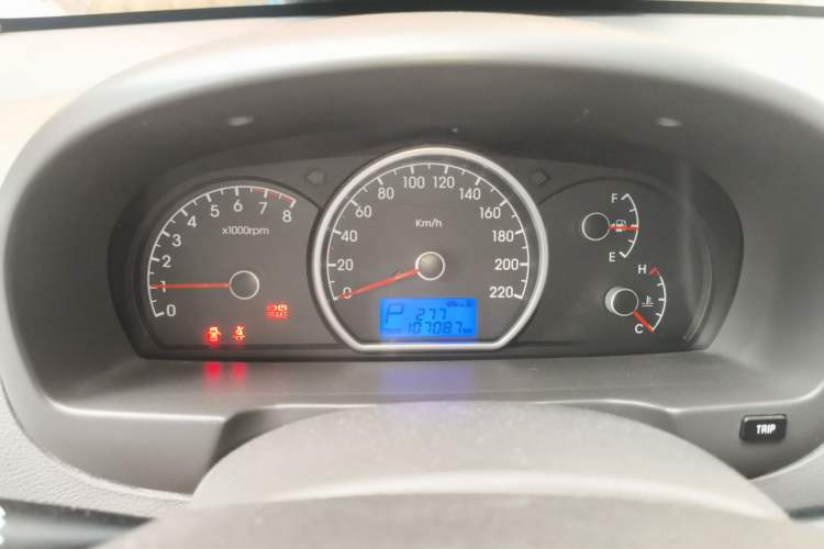 Used Hyundai Celesta 2010 1.6L AT GLS Instrument Cluster