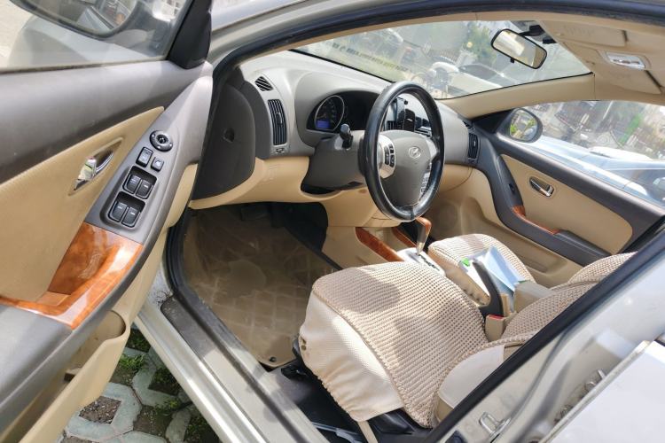 Used Hyundai Celesta 2010 1.6L AT GLS Interior 3