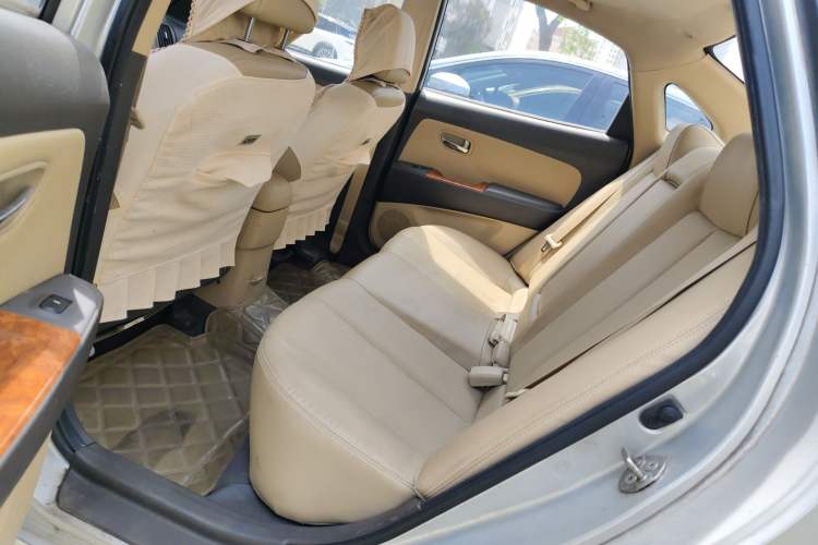Used Hyundai Celesta 2010 1.6L AT GLS Interior 4
