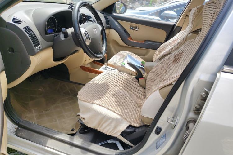 Used Hyundai Celesta 2010 1.6L AT GLS Left Front Seat