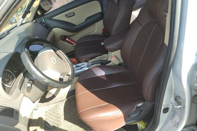 Used Hyundai Celesta 2010 1.6L AT GL Left Front Seat