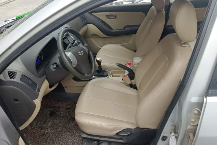 Used Hyundai Celesta 2010 1.6L MT GL Left Front Seat