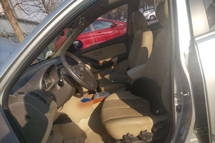Used Hyundai Celesta 2010 1.6L AT GLS Left Front Seat