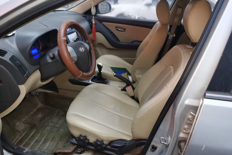 Used Hyundai Celesta 2010 1.6L MT GLS Left Front Seat