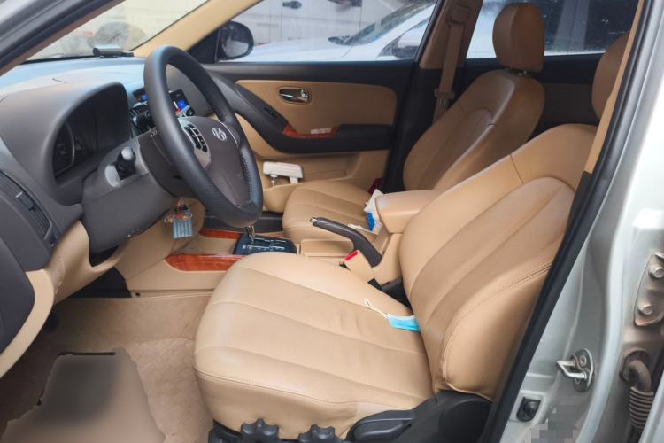 Used Hyundai Celesta 2010 1.6L AT GLS Left Front Seat
