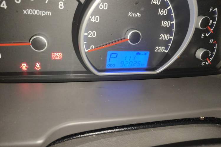 Used Hyundai Celesta 2010 1.6L AT GLS Odometer Close Up
