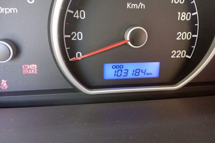 Used Hyundai Celesta 2010 1.6L MT GL Odometer Close Up