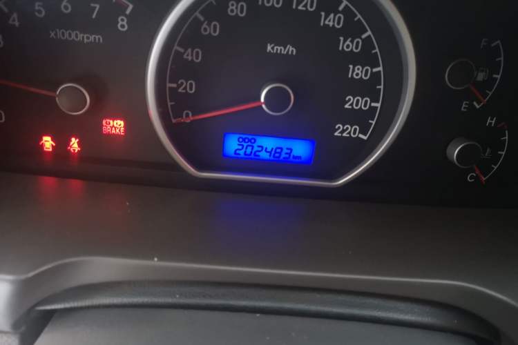 Used Hyundai Celesta 2010 1.6L MT GL Odometer Close Up