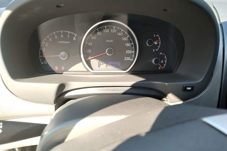 Used Hyundai Celesta 2010 1.6L AT GL Odometer Close Up