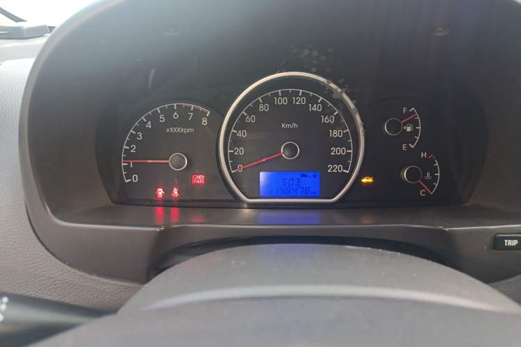 Used Hyundai Celesta 2010 1.6L MT GLS Odometer Close Up