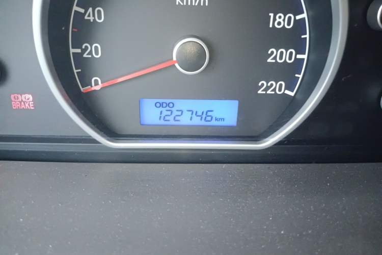 Used Hyundai Celesta 2010 1.6L MT GL Odometer Close Up