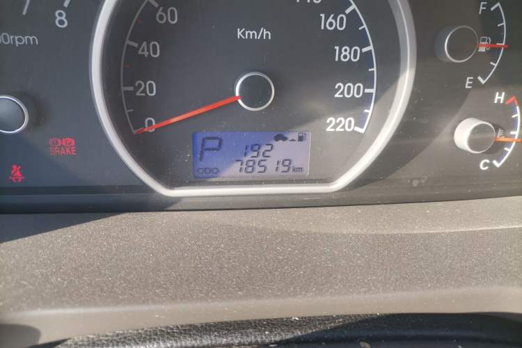 Used Hyundai Celesta 2010 1.6L AT GLS Odometer Close Up