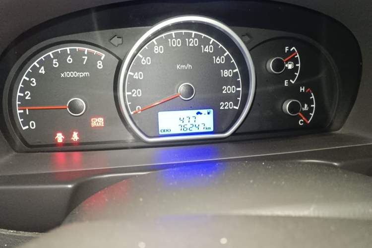 Used Hyundai Celesta 2010 1.6L MT GLS Odometer Close Up