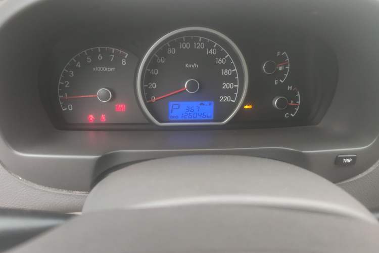 Used Hyundai Celesta 2010 1.6L AT GLS Odometer Close Up
