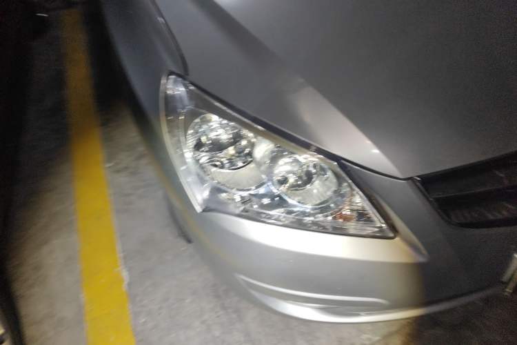Used Hyundai Celesta 2010 1.6L AT GLS Right Front Headlight