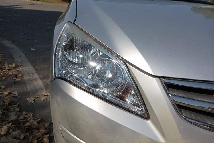 Used Hyundai Celesta 2010 1.6L MT GL Right Front Headlight