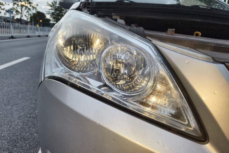 Used Hyundai Celesta 2010 1.6L AT GL Right Front Headlight
