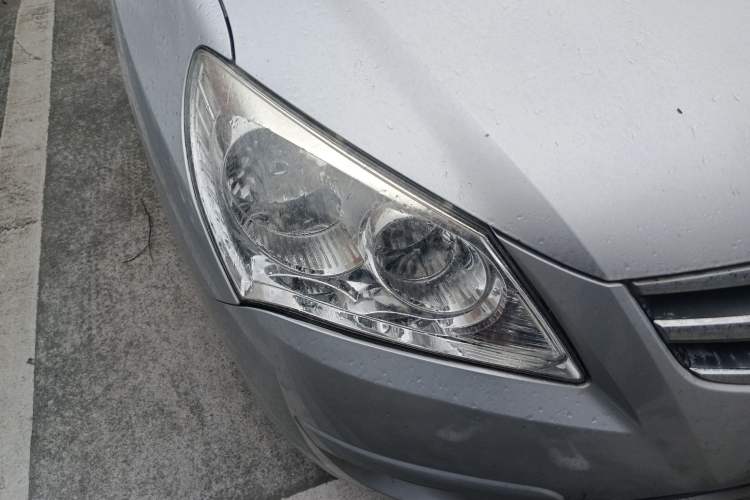 Used Hyundai Celesta 2010 1.6L MT GL Right Front Headlight