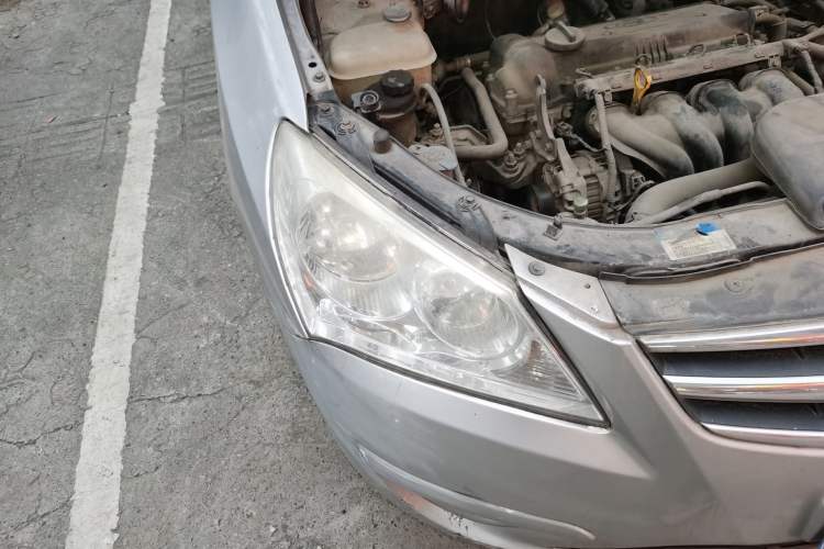 Used Hyundai Celesta 2010 1.6L MT GLS Right Front Headlight