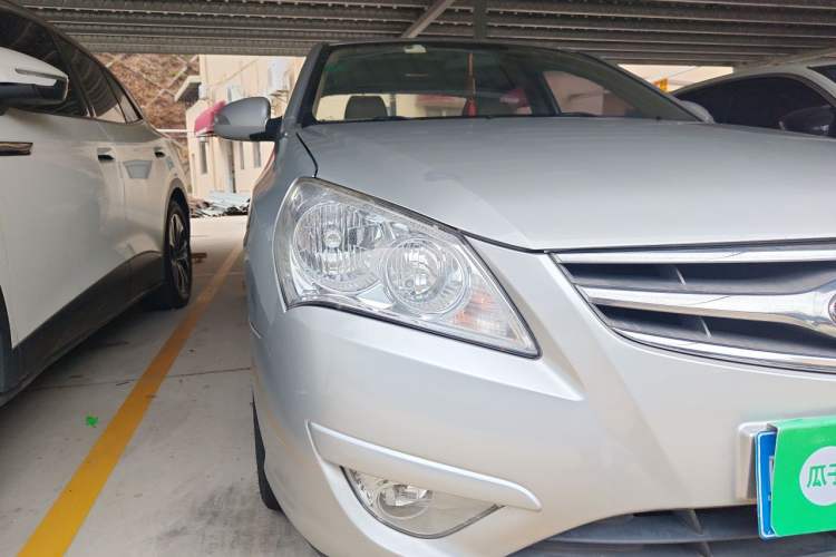 Used Hyundai Celesta 2010 1.6L AT GLS Right Front Headlight