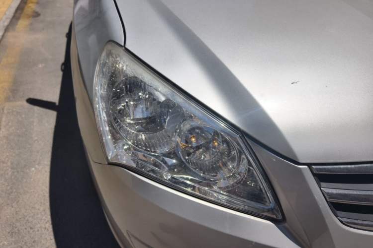 Used Hyundai Celesta 2010 1.6L AT GLS Right Front Headlight