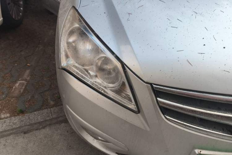 Used Hyundai Celesta 2010 1.6L AT GLS Right Front Headlight