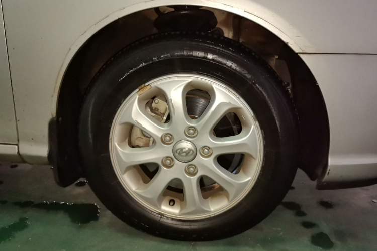 Used Hyundai Celesta 2010 1.6L AT GL Right Front Wheel Hub