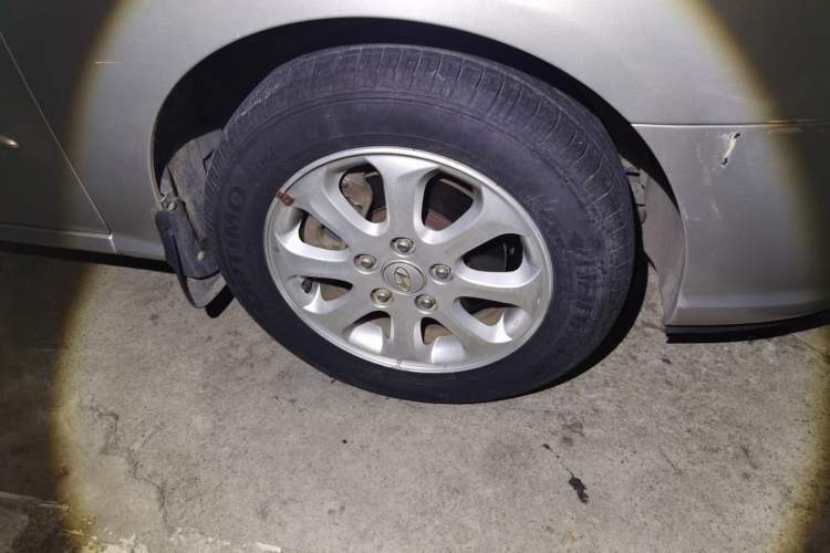 Used Hyundai Celesta 2010 1.6L MT GL Right Front Wheel Hub