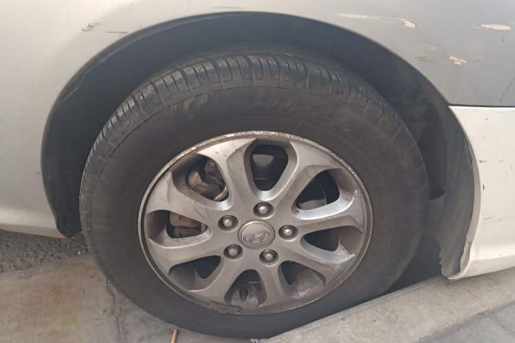 Used Hyundai Celesta 2010 1.6L MT GLS Right Front Wheel Hub