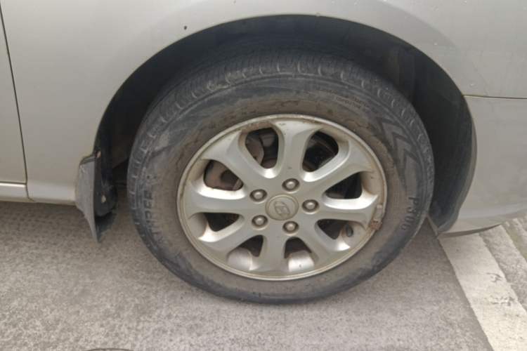 Used Hyundai Celesta 2010 1.6L MT GL Right Front Wheel Hub