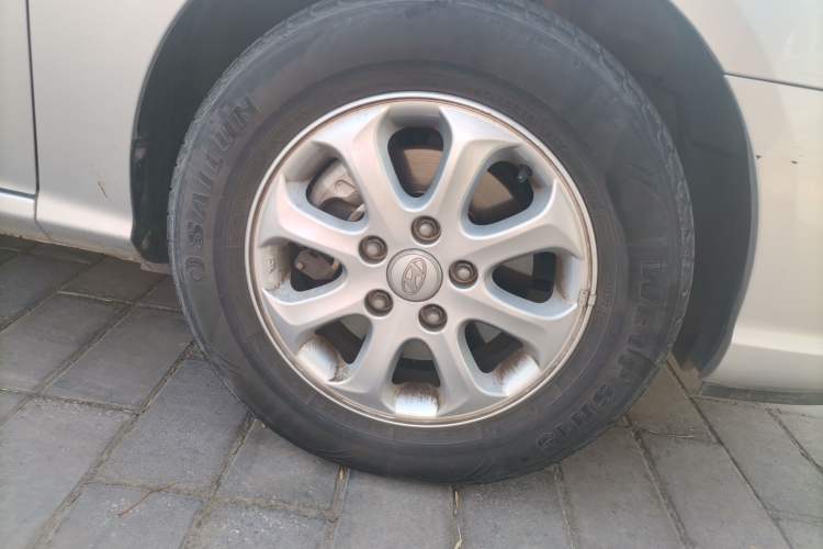 Used Hyundai Celesta 2010 1.6L AT GLS Right Front Wheel Hub