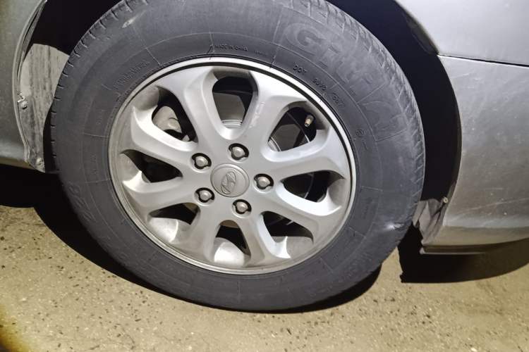 Used Hyundai Celesta 2010 1.6L MT GLS Right Front Wheel Hub