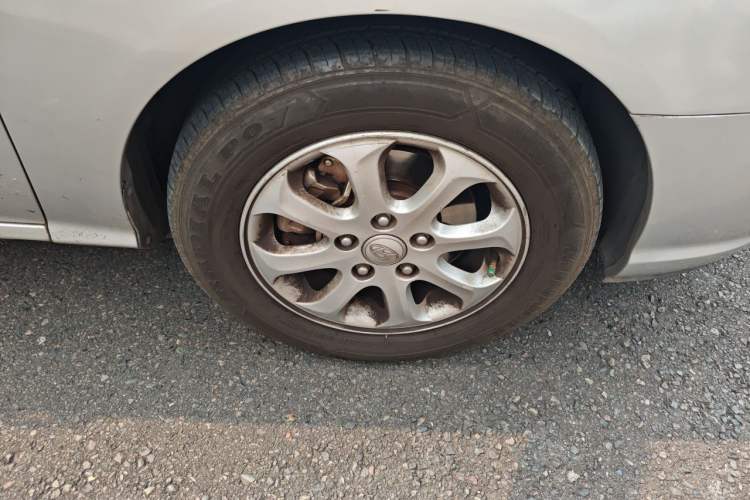 Used Hyundai Celesta 2010 1.6L AT GLS Right Front Wheel Hub
