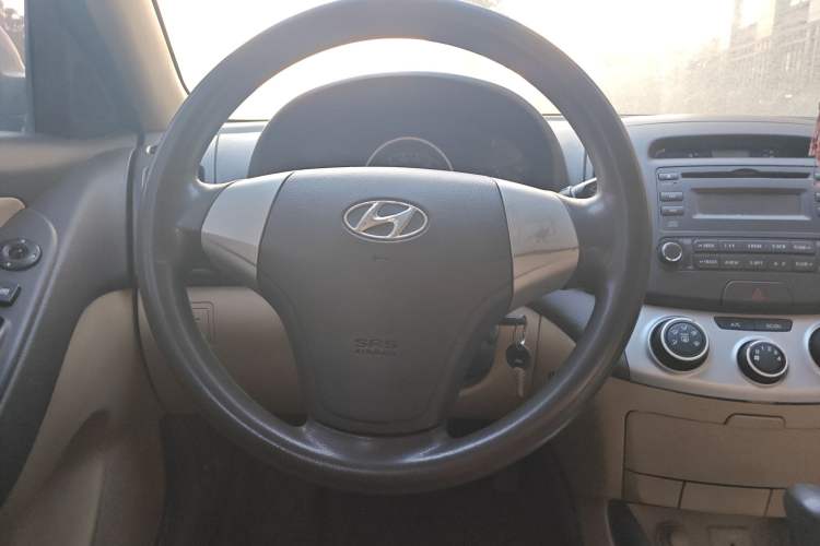 Used Hyundai Celesta 2010 1.6L AT GL Steering Wheel