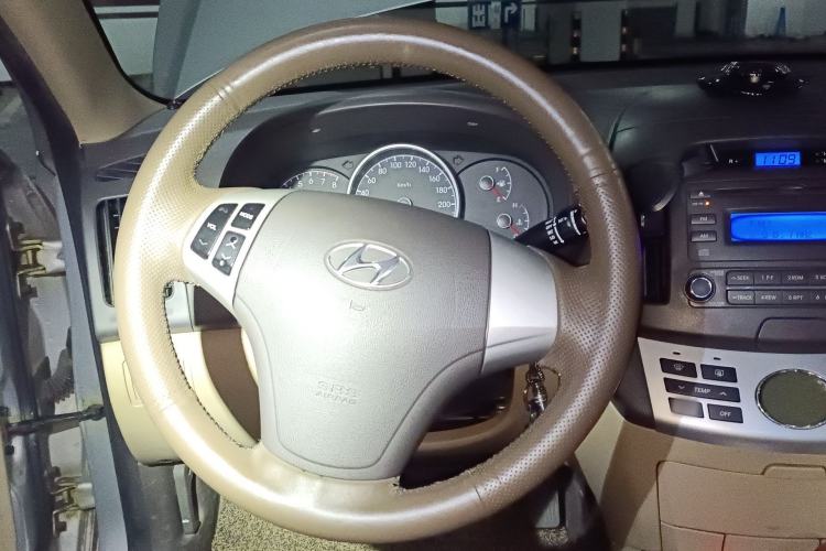 Used Hyundai Celesta 2010 1.6L AT GLS Steering Wheel
