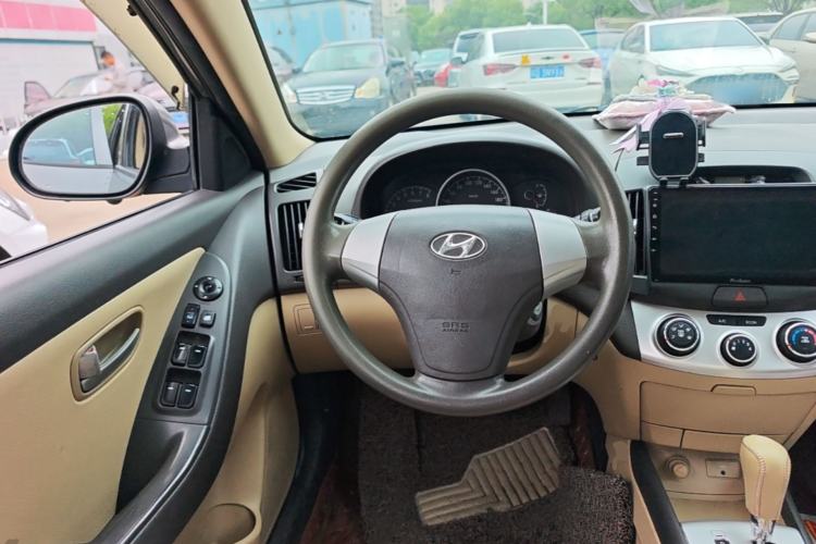 Used Hyundai Celesta 2010 1.6L AT GL Steering Wheel