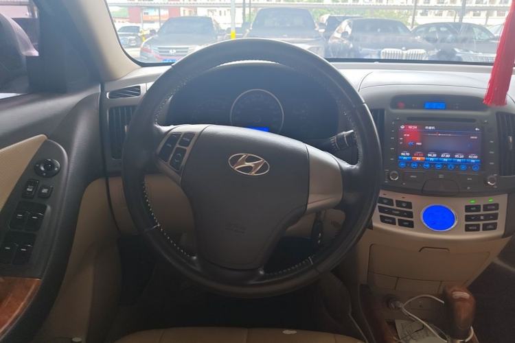Used Hyundai Celesta 2010 1.6L AT GLS Steering Wheel