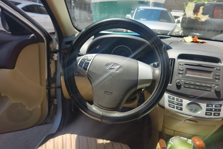 Used Hyundai Celesta 2010 1.6L AT GLS Steering Wheel