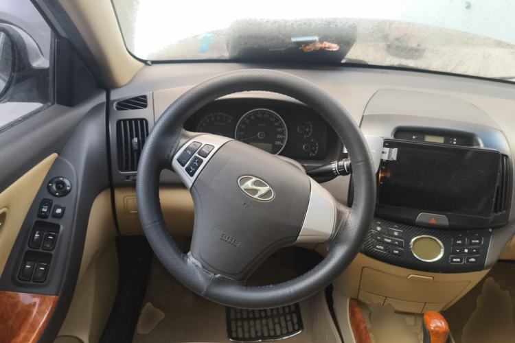 Used Hyundai Celesta 2010 1.6L AT GLS Steering Wheel