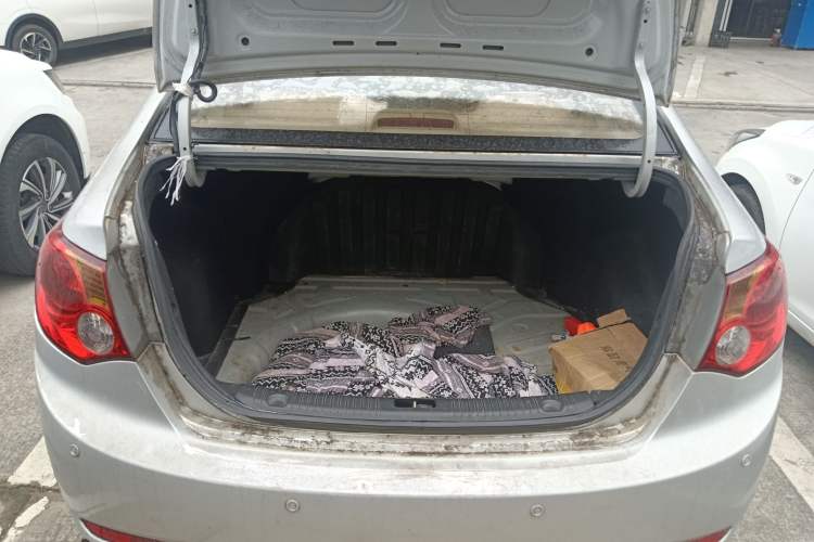 Used Hyundai Celesta 2010 1.6L MT GL Trunk