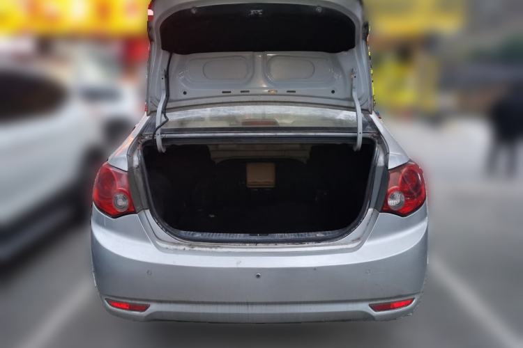 Used Hyundai Celesta 2010 1.6L MT GLS Trunk