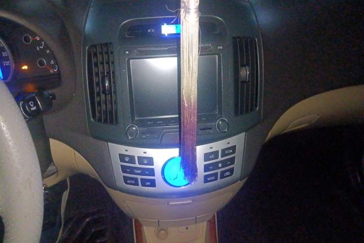 Used Hyundai Celesta 2010 1.6L AT GLS Audio And AC Panel