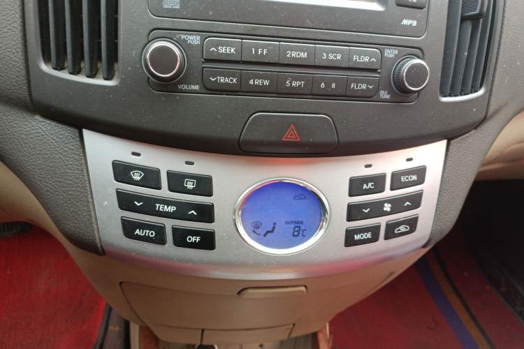 Used Hyundai Celesta 2010 1.6L AT GLS Audio And AC Panel