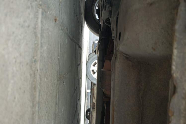 Used Hyundai Celesta 2010 1.6L AT GLS Chassis Front Left